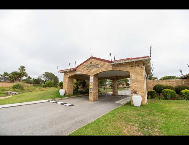 3 BEDROOM TOWNHOUSE FOR SALE IN BEVERLEY GROVE